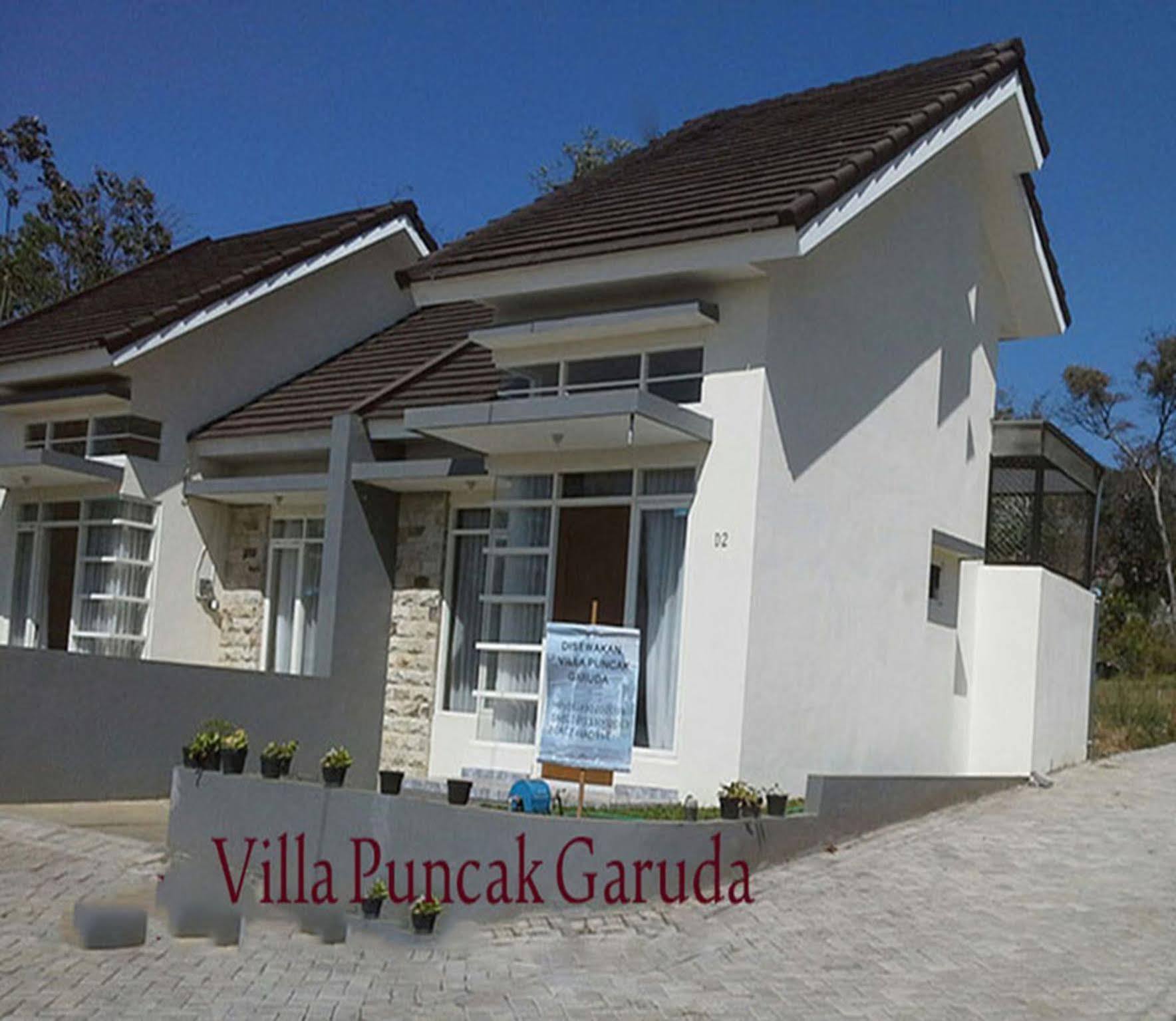 Villa Puncak Garuda Malang